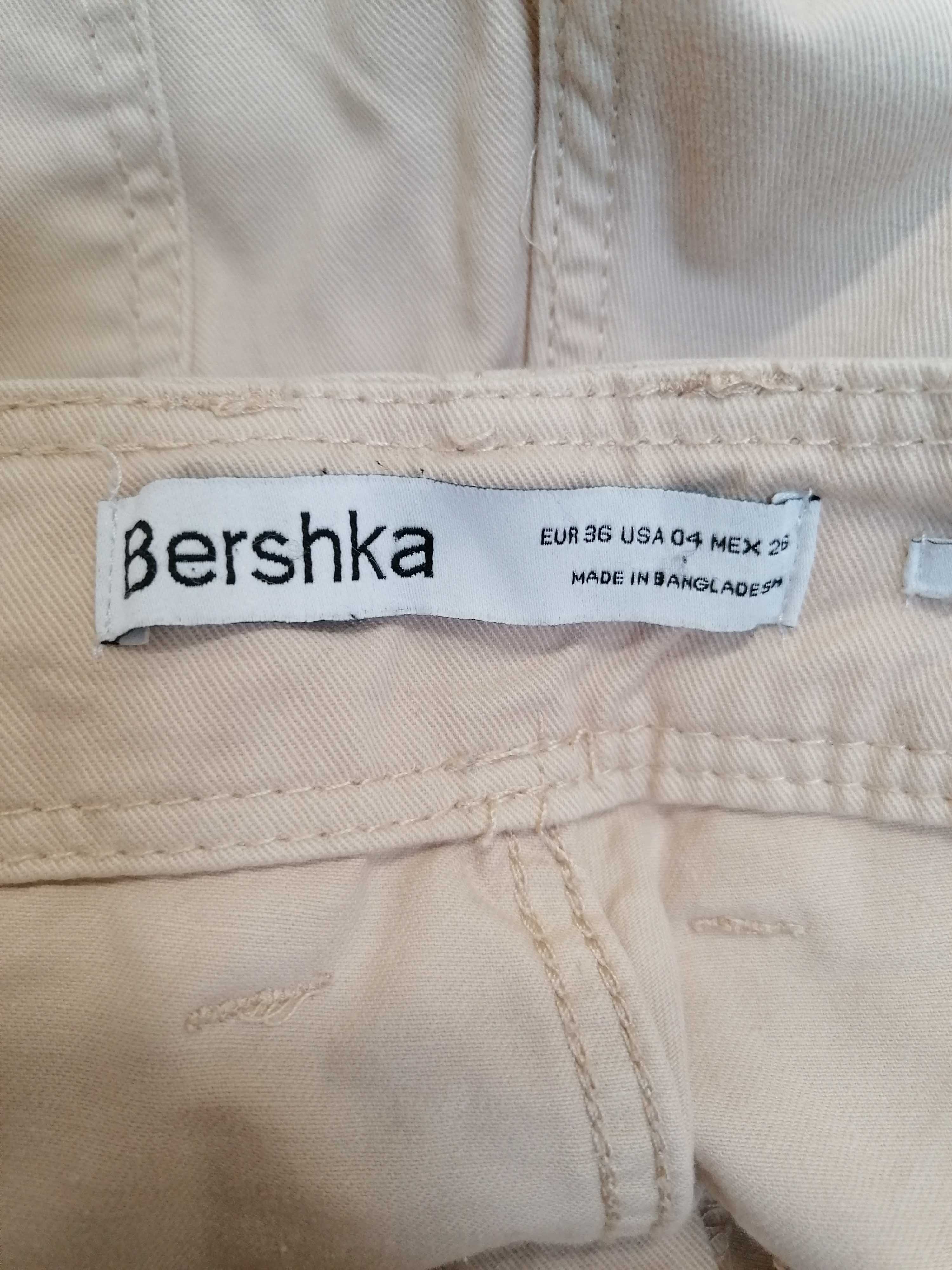Pantaloni Bershka Femei - S