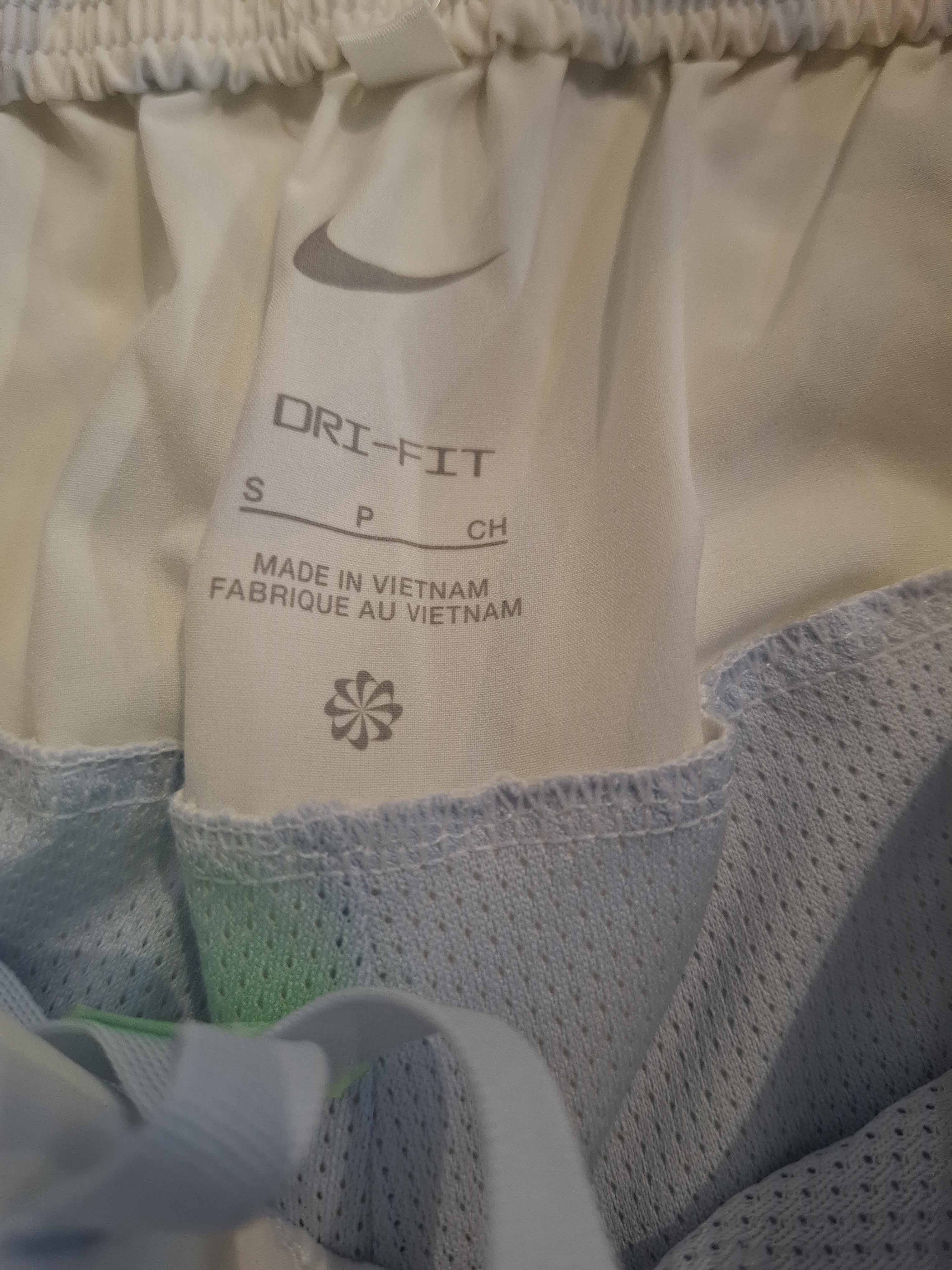 Pantaloni scurti Nike Femei - S