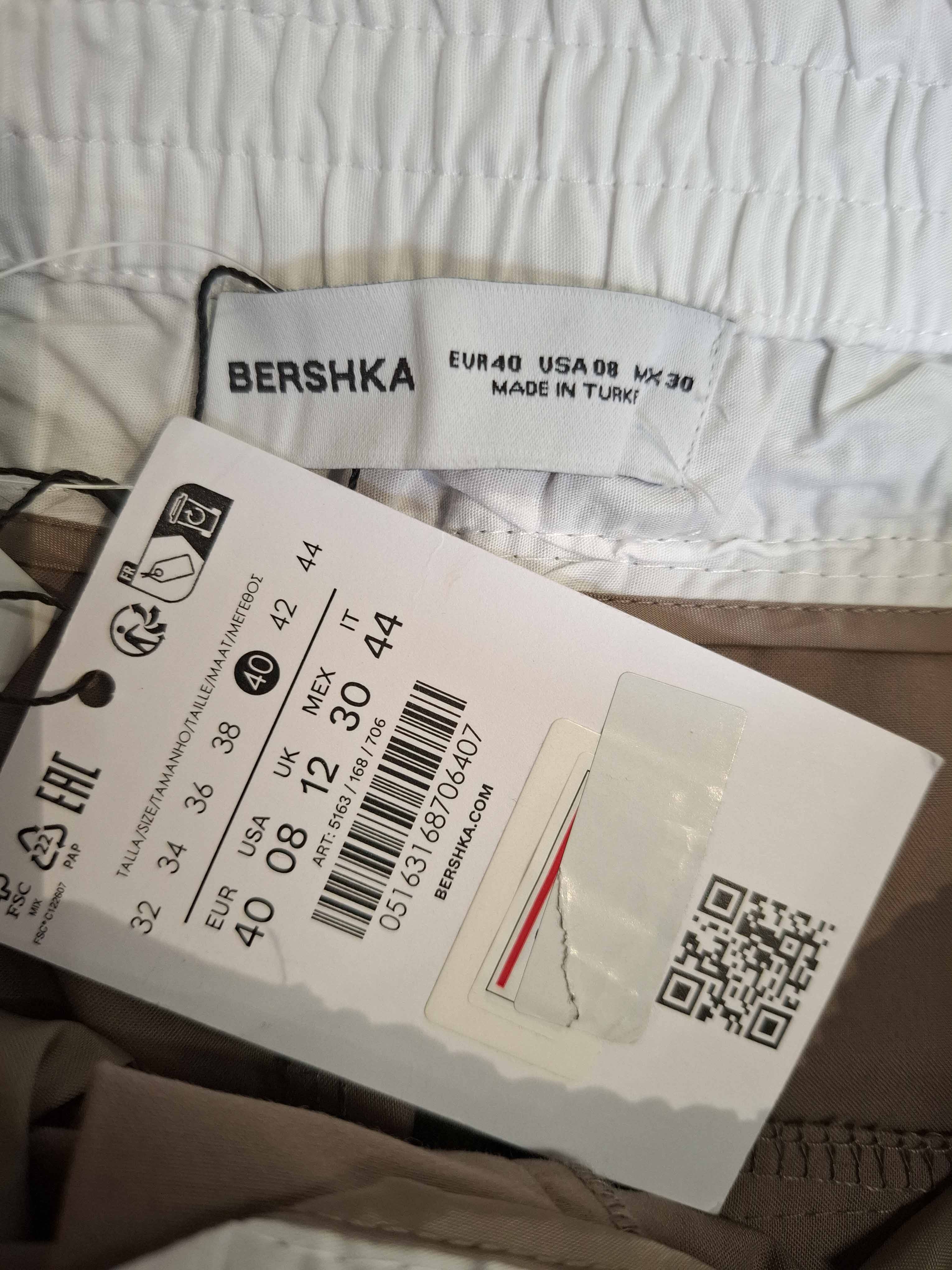 Pantaloni Bershka Femei - L