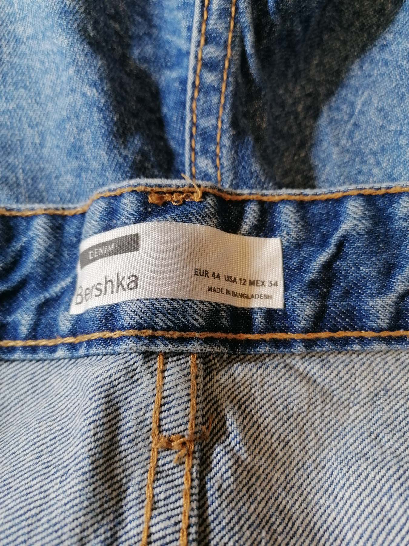 Pantaloni Scurti Bershka Femei - XL