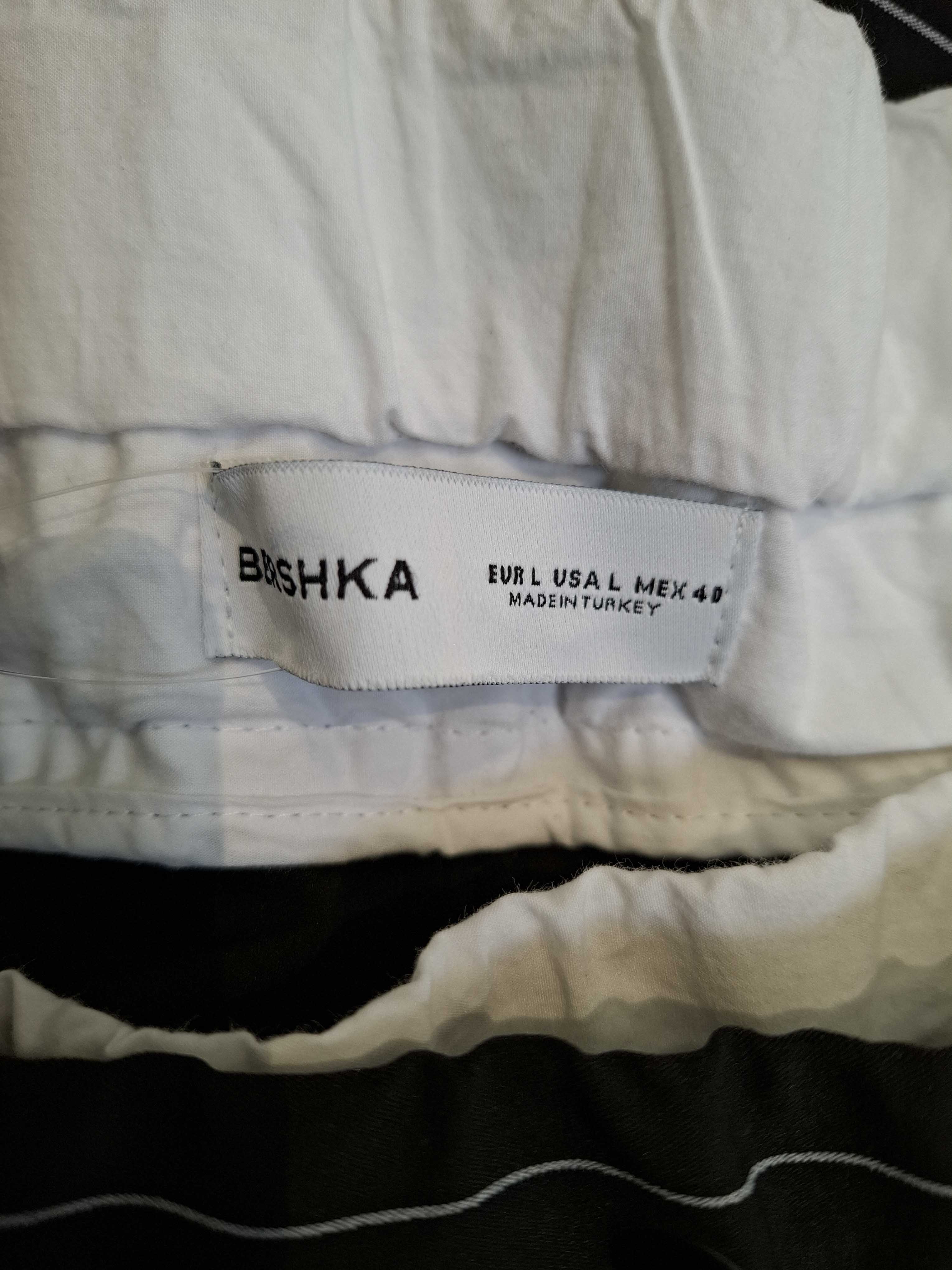 Pantaloni Bershka Femei - L