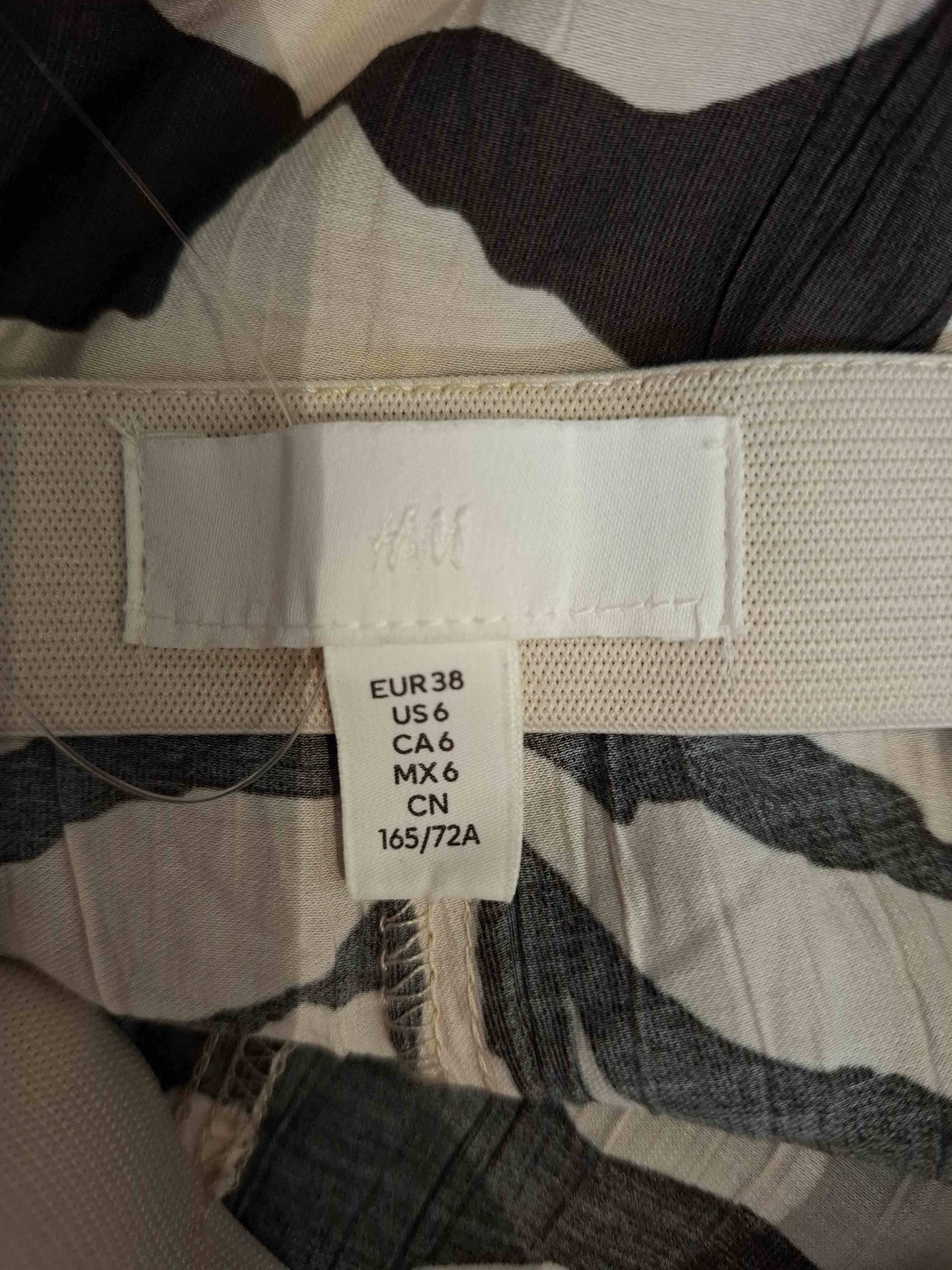 Pantaloni H&M Femei - M
