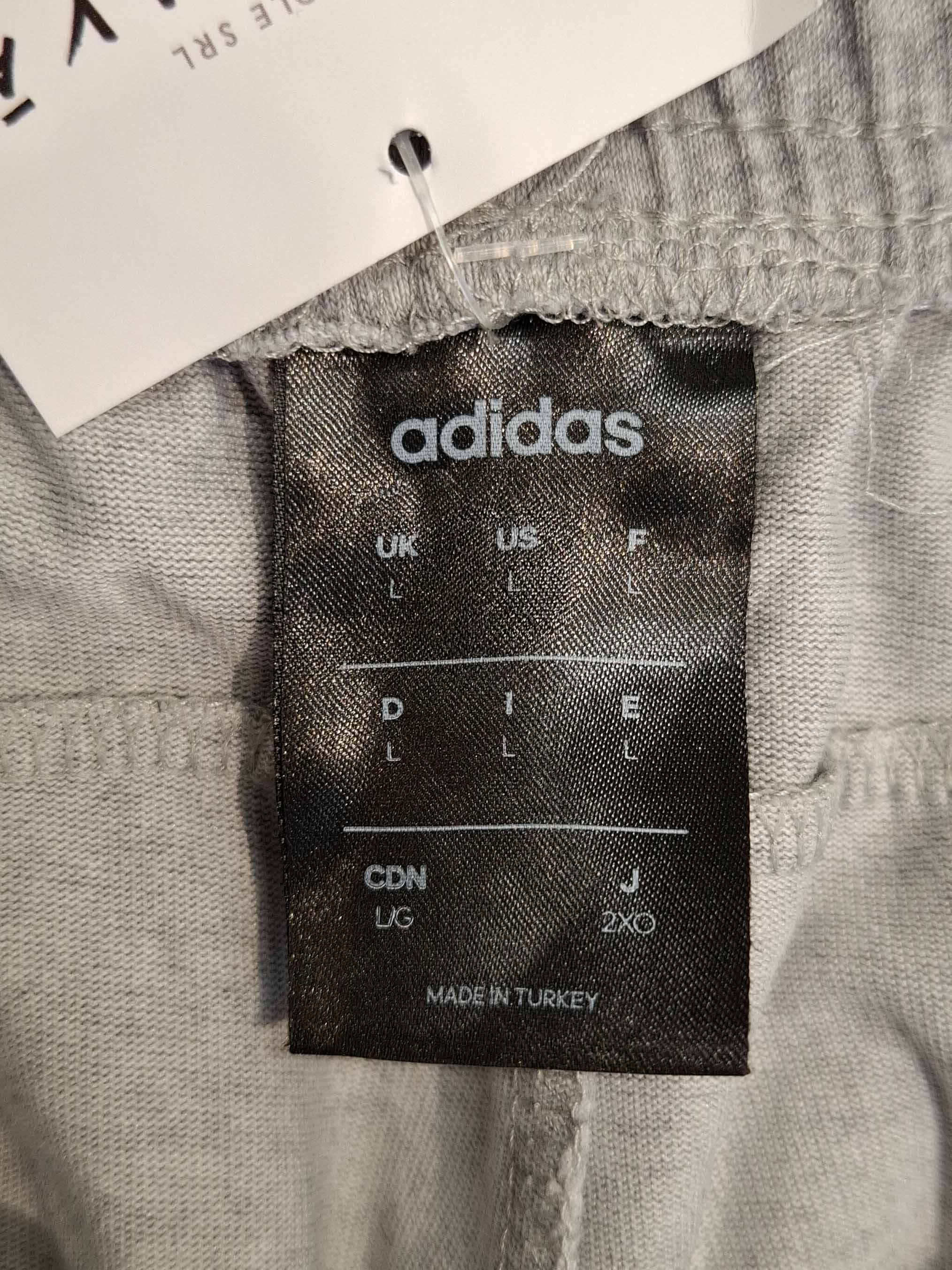 Pantaloni scurti Adidas - L