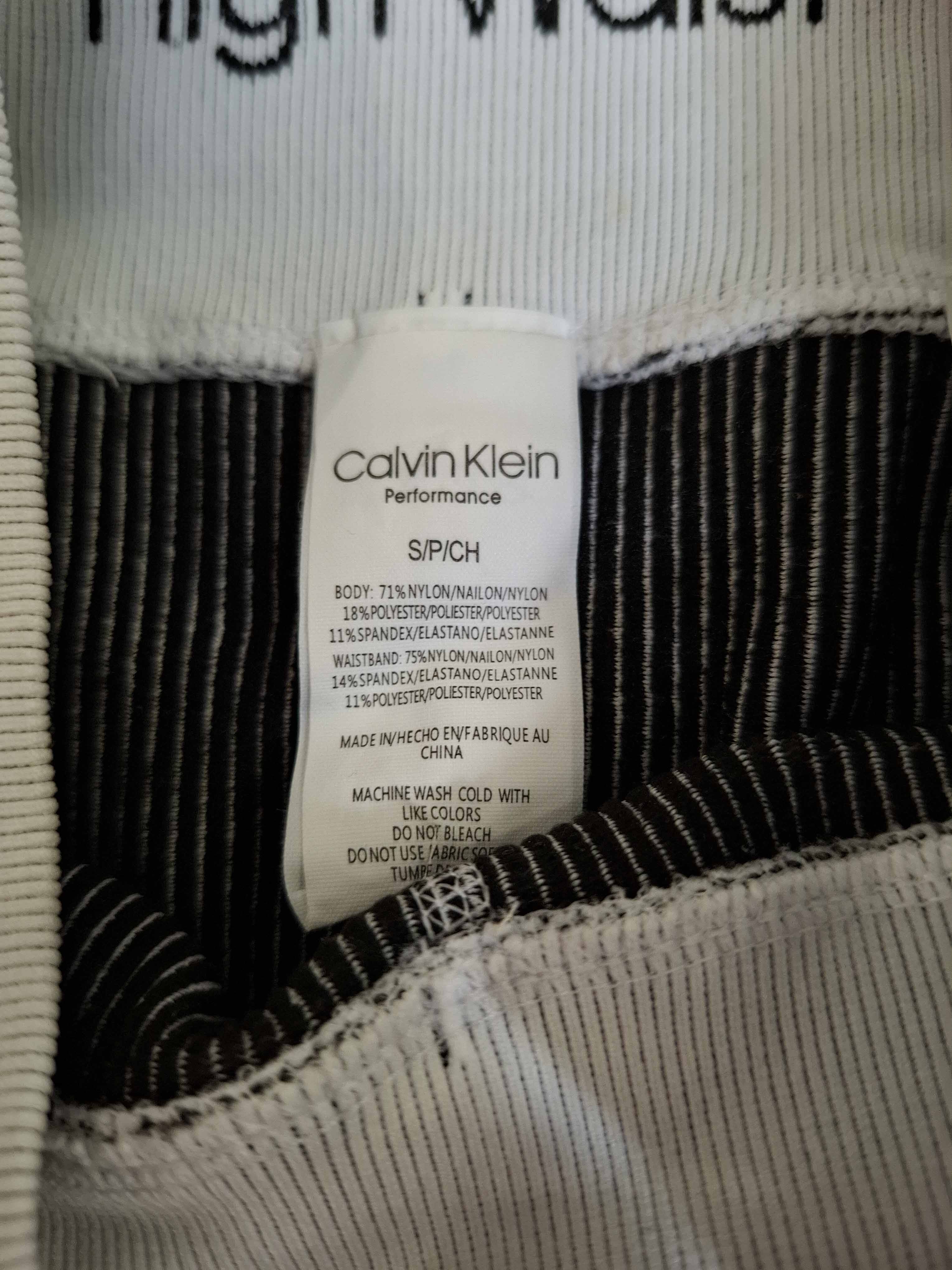 Pantaloni scurti Ca;vin Klein Femei - S