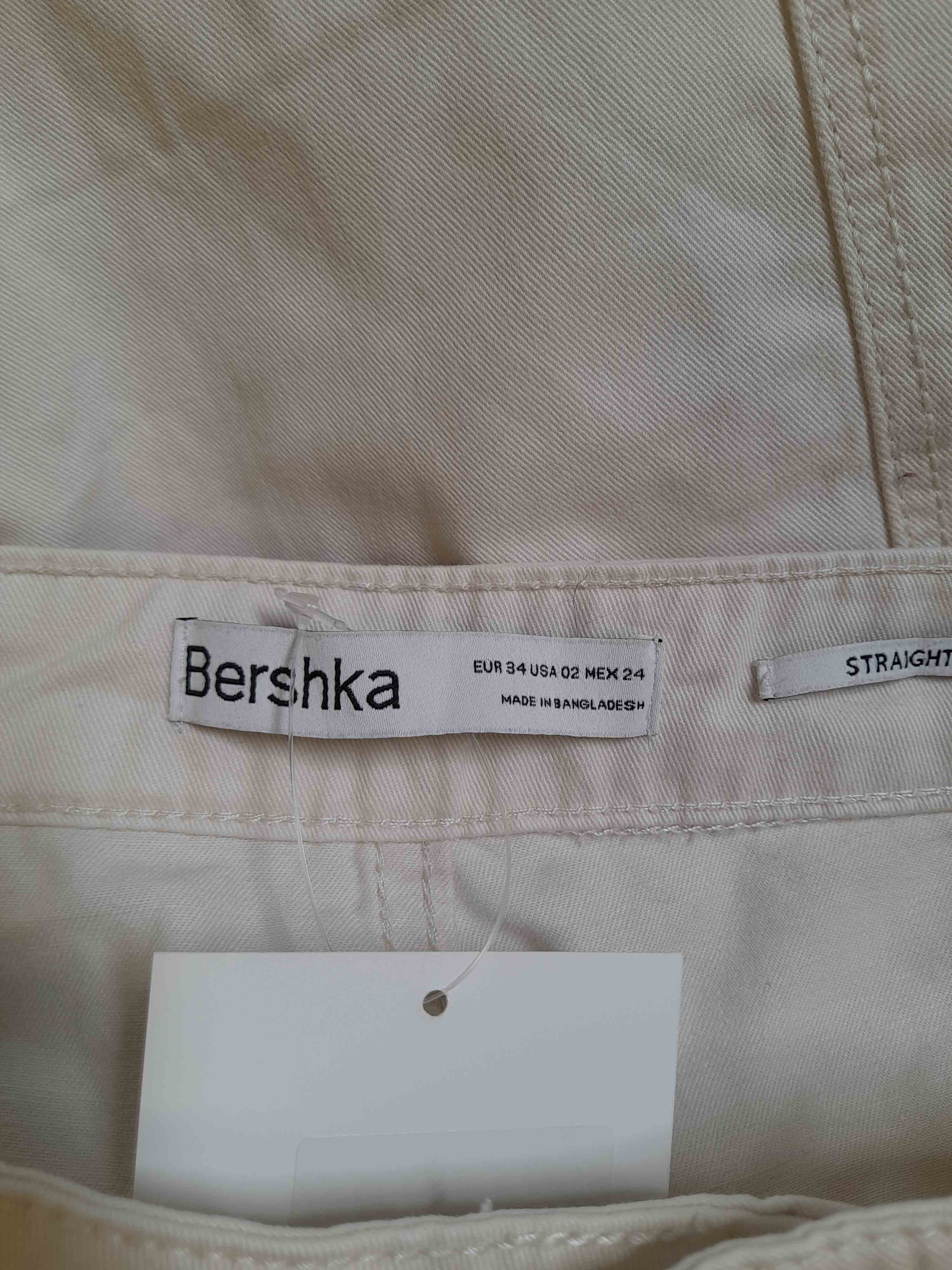 Blugi Bershka Femei - XS